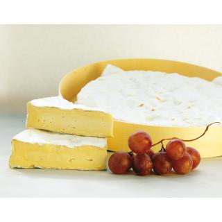 Lauras Brie ca. 130g